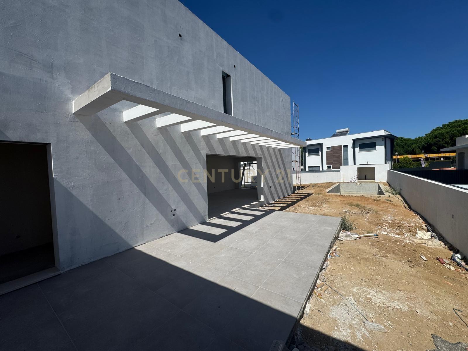 Fotografia 4 de Moradia Moderna Isolada em Construção | Azeitão – Varzea