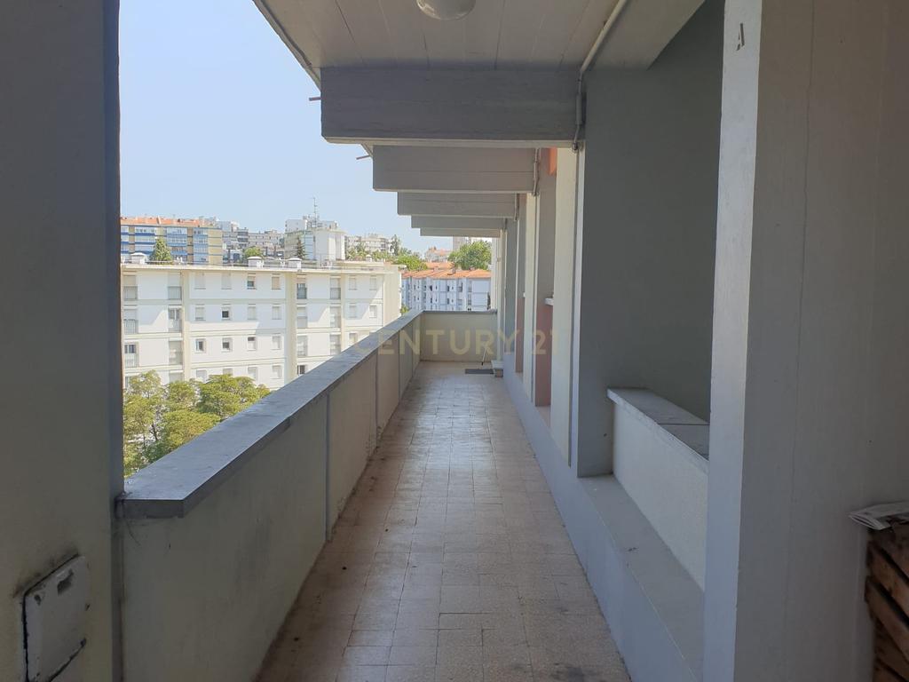 Apartamento T3 transformado em T4* para arrendamento nos Olivais-Sul, Lisboa  - Image 6