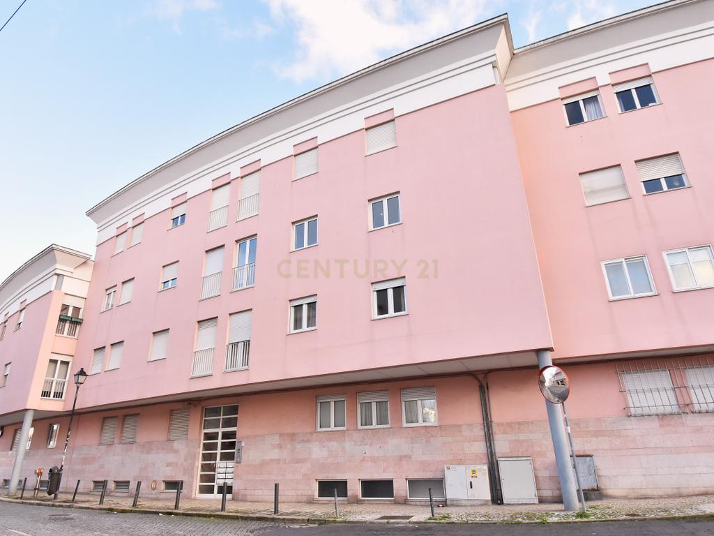 Excelente Apartamento T3 em Algés – Conforto e Localização Premium - Image 21