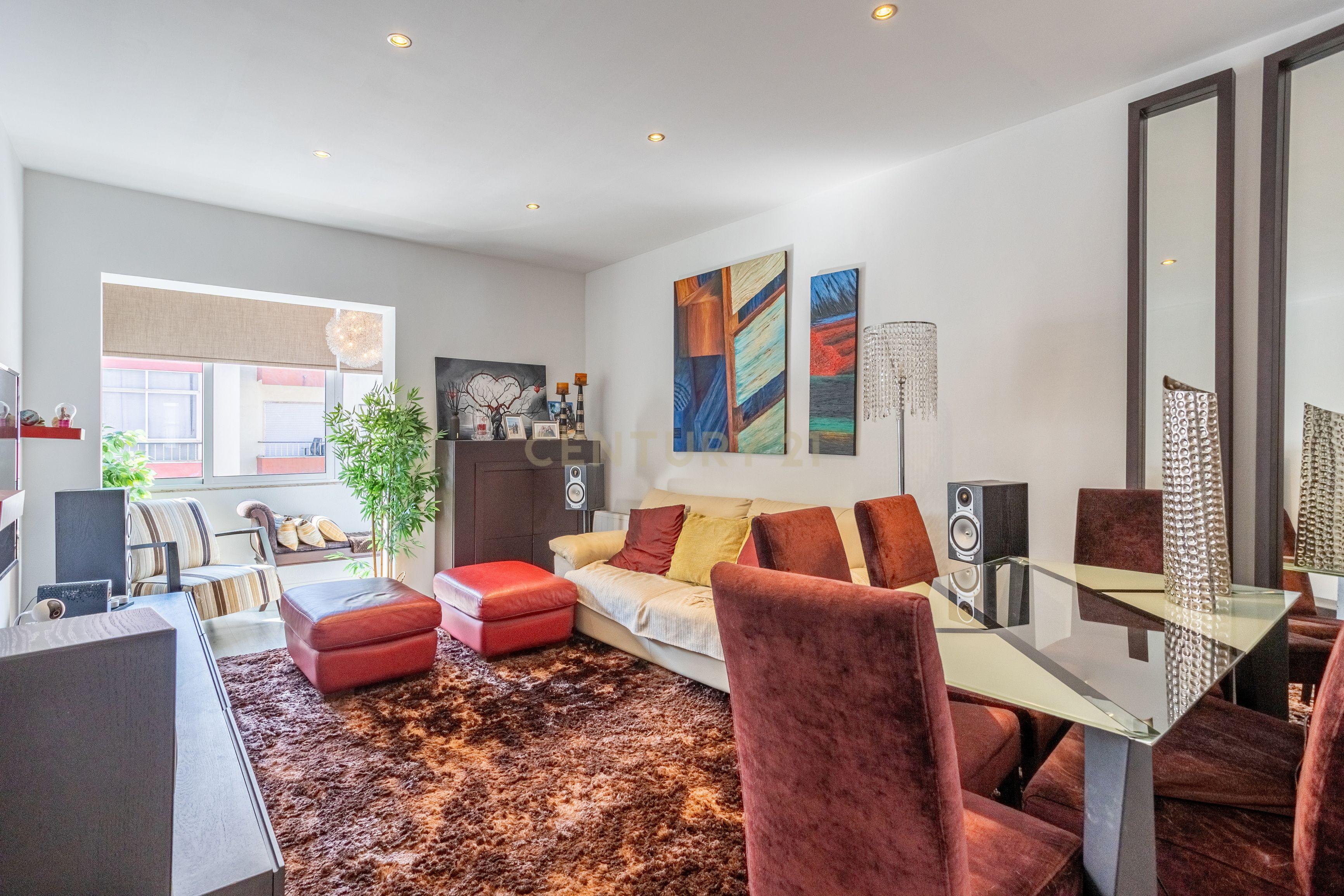 Fotografia 7 de Apartamento T2 Remodelado | Excelente Localização | Odivelas