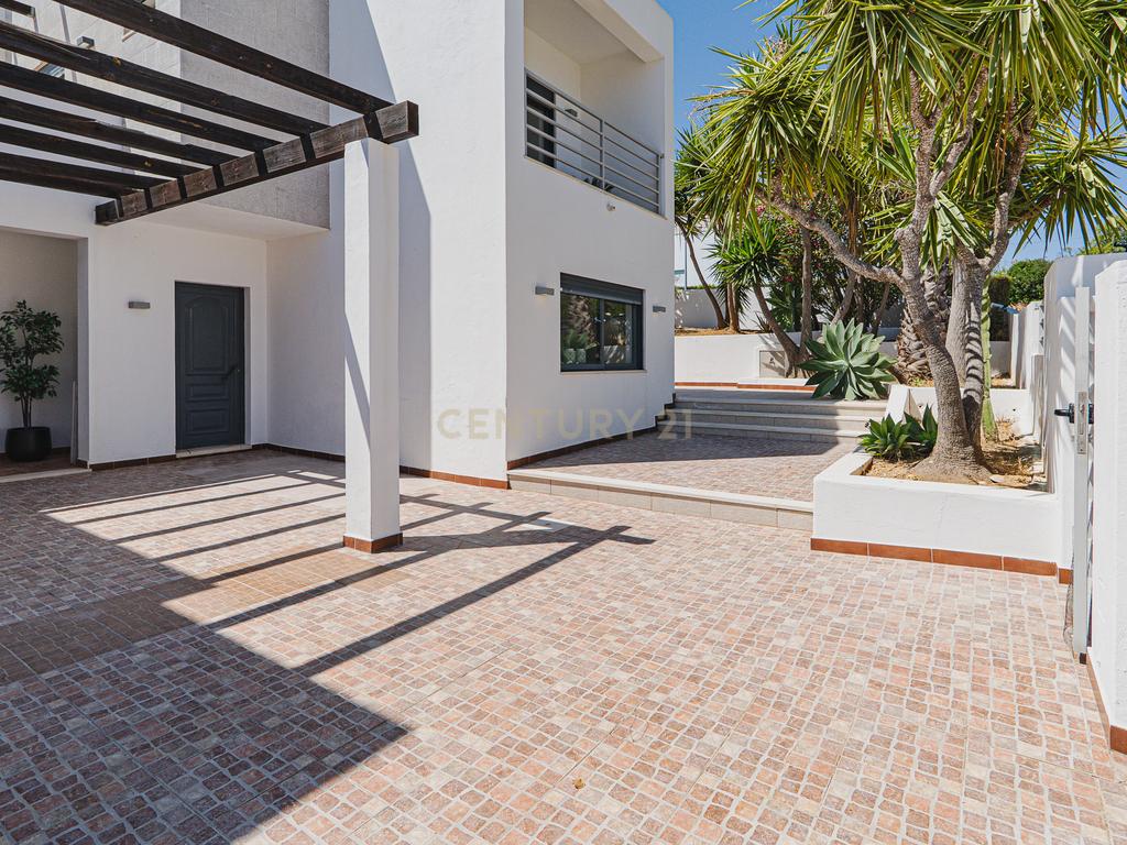 Moradia com 3 Quartos com Piscina - Urbanização Quinta do Rogel - Alcantarilha - Algarve - Image 36