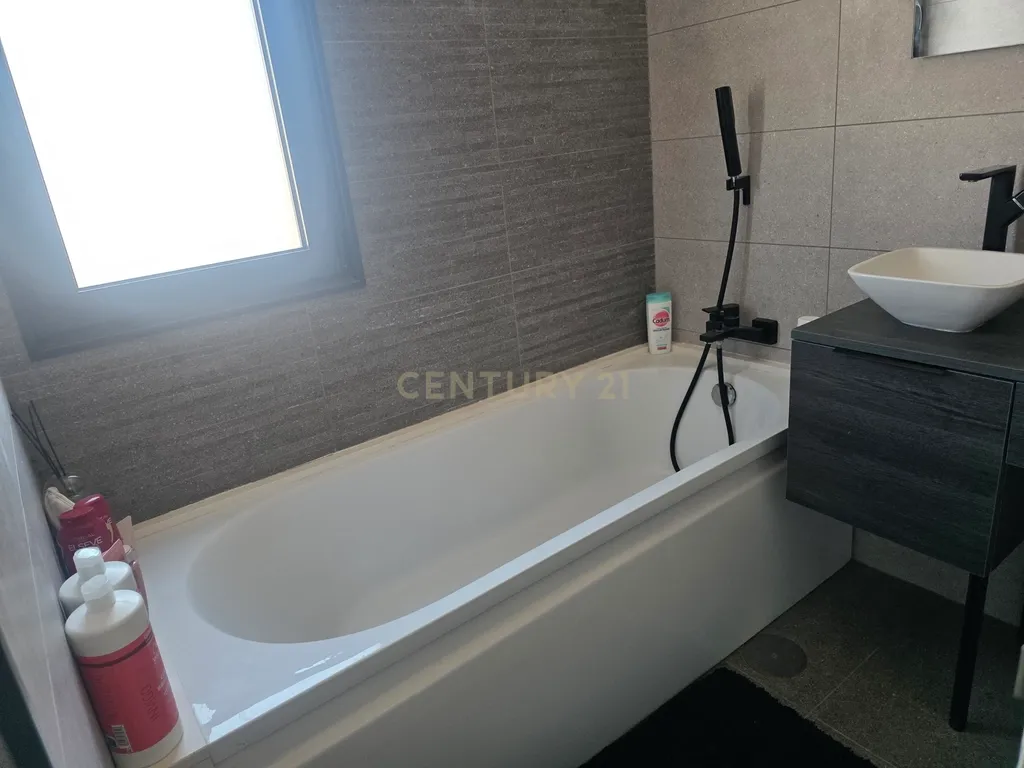 Moradia T3 com piscina e vista mar na Lagoa de Albufeira - Image 43