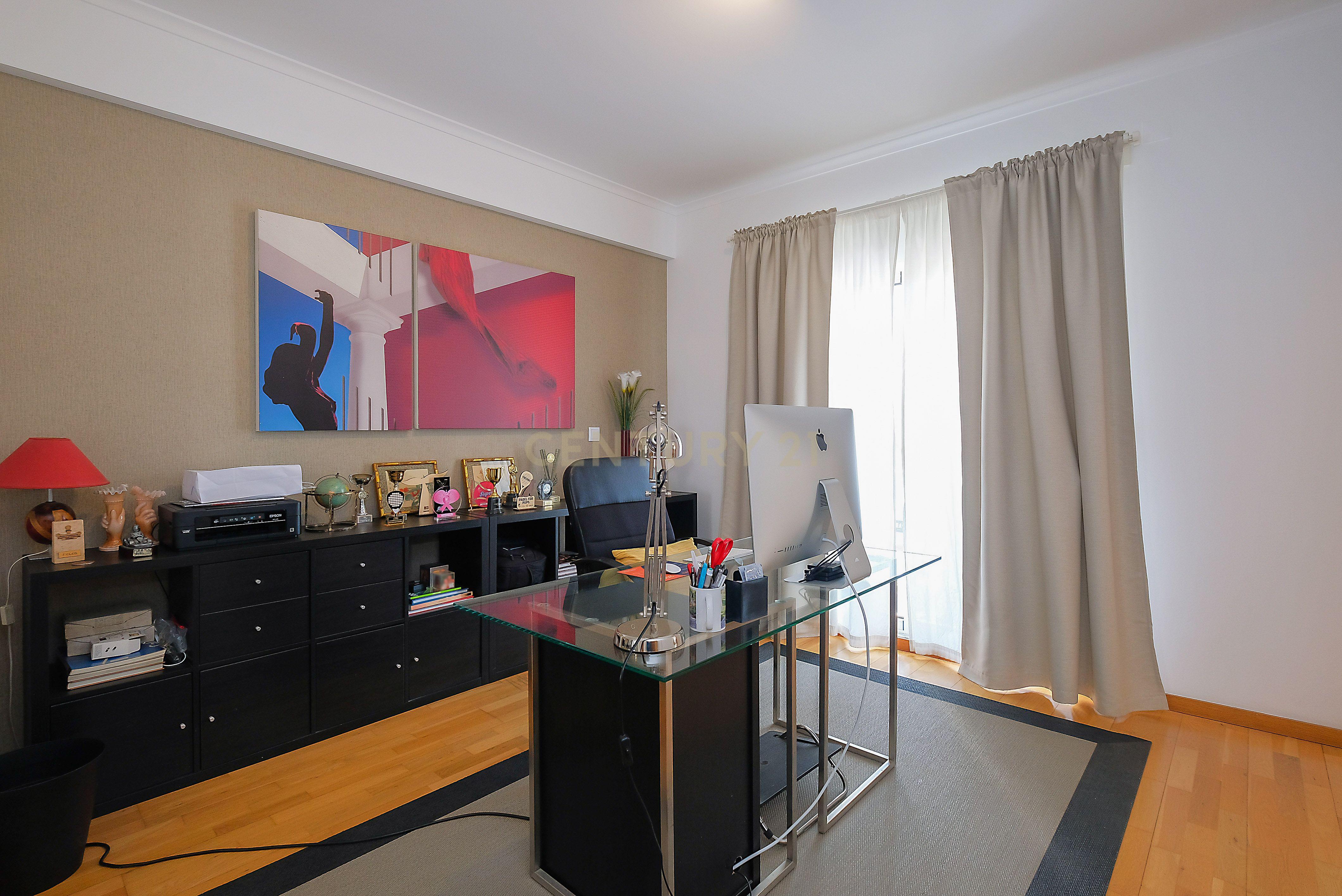 Fotografia 8 de T4 Exclusivo em Urbanizaçao Cabanas Golfe ,| Elegância, Conforto e Natureza