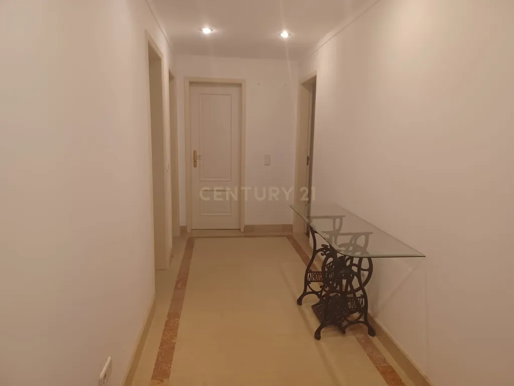 Apartamento T3 em Cascais com Vista Mar - Image 3