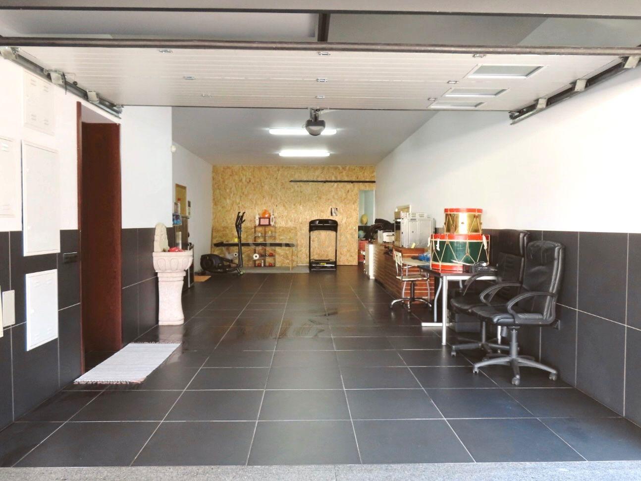Luxuosa Moradia Isolada T3 em Guimarães com Vista para a Montanha - Image 22