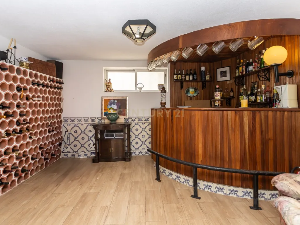 Moradia T5 com cave, garagem e espaço exterior na Madorna - Parede - Cascais - Image 21