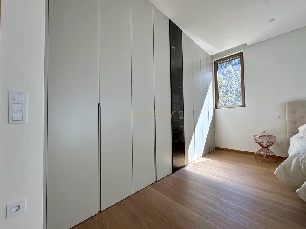 Moradia Contemporânea de Três Frentes | Gondomar, Porto - Image 26
