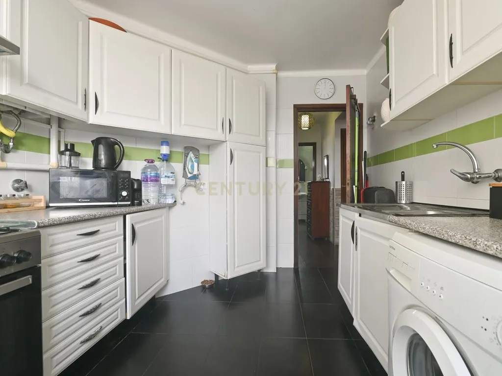 Apartamento T3 no Parque das Nações, junto ao metro de Moscavide. - Image 10