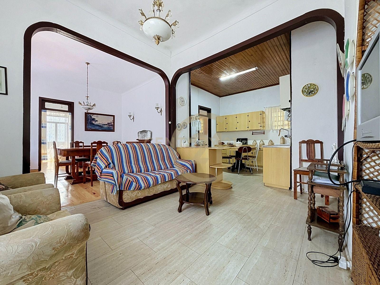 Fotografia 11 de Casa T5 com Jardim em Santa Bárbara, Angra do Heroísmo