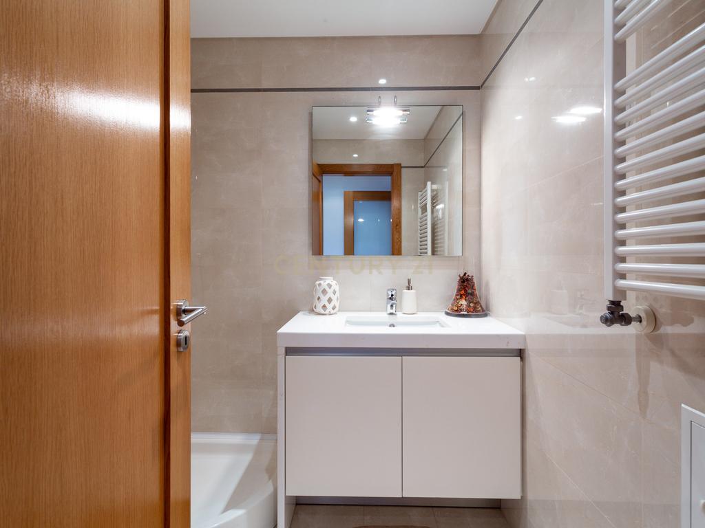 Apartamento T4 mobilado no Parque dos Príncipes - Image 22
