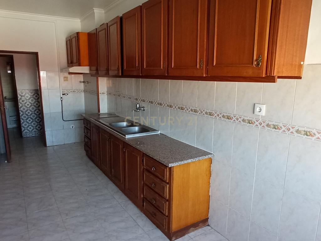 Apartamento t2, em São Sebastião, Setubal - Image 4