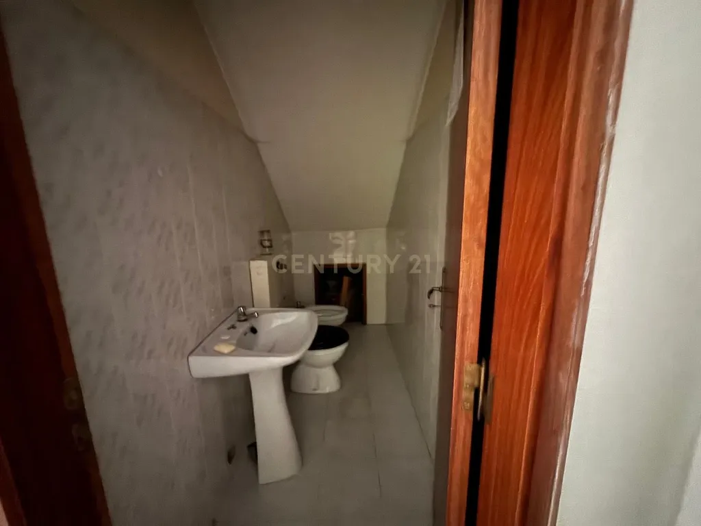 Espaço Comercial para Arrendamento em Penamacor - Image 6