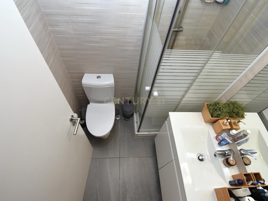 Excelente Apartamento T3 em Algés – Conforto e Localização Premium - Image 16