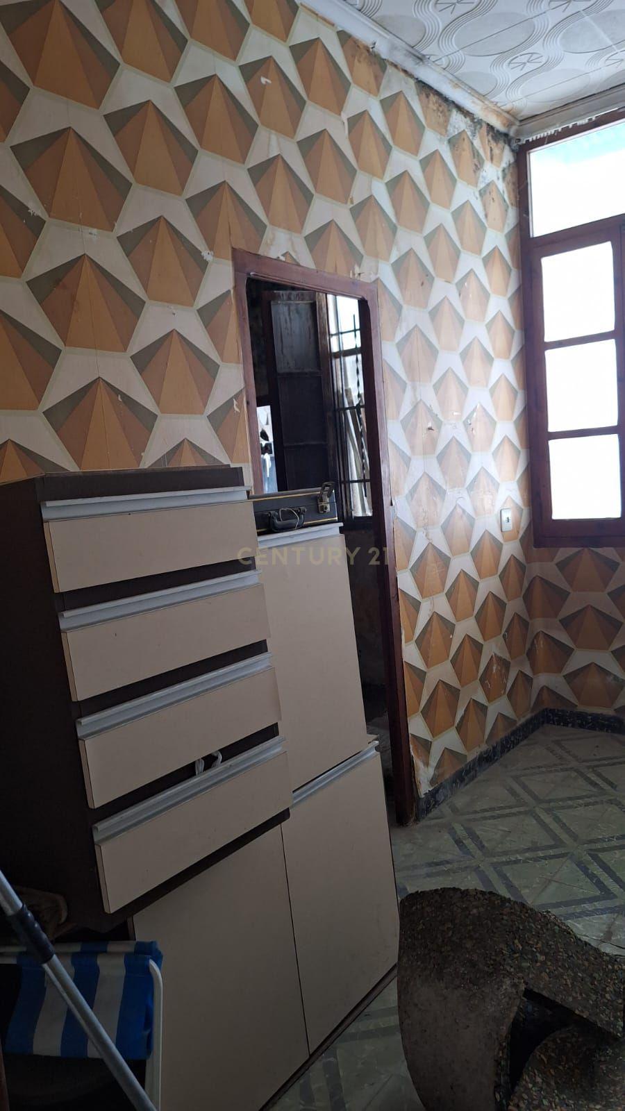 Moradia original para renovar em Benetússer – Localização privilegiada e sem risco de inundação! - Image 15