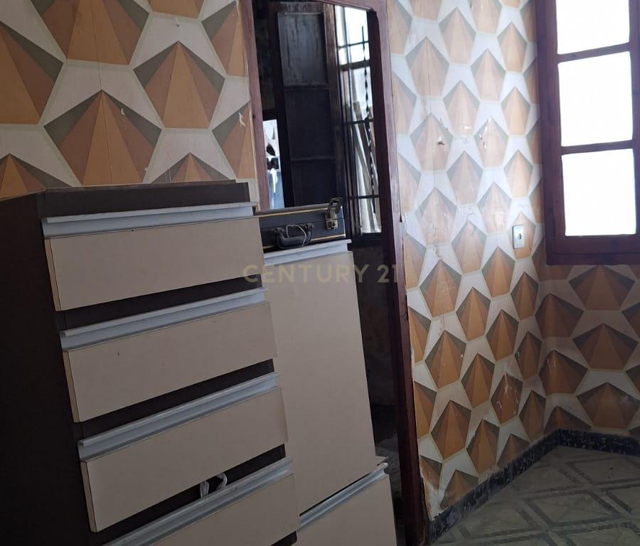 Moradia original para renovar em Benetússer – Localização privilegiada e sem risco de inundação! - Image 15