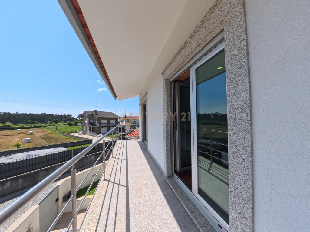 Moradia T4 em Esposende com Jardim e Garagem - Image 18