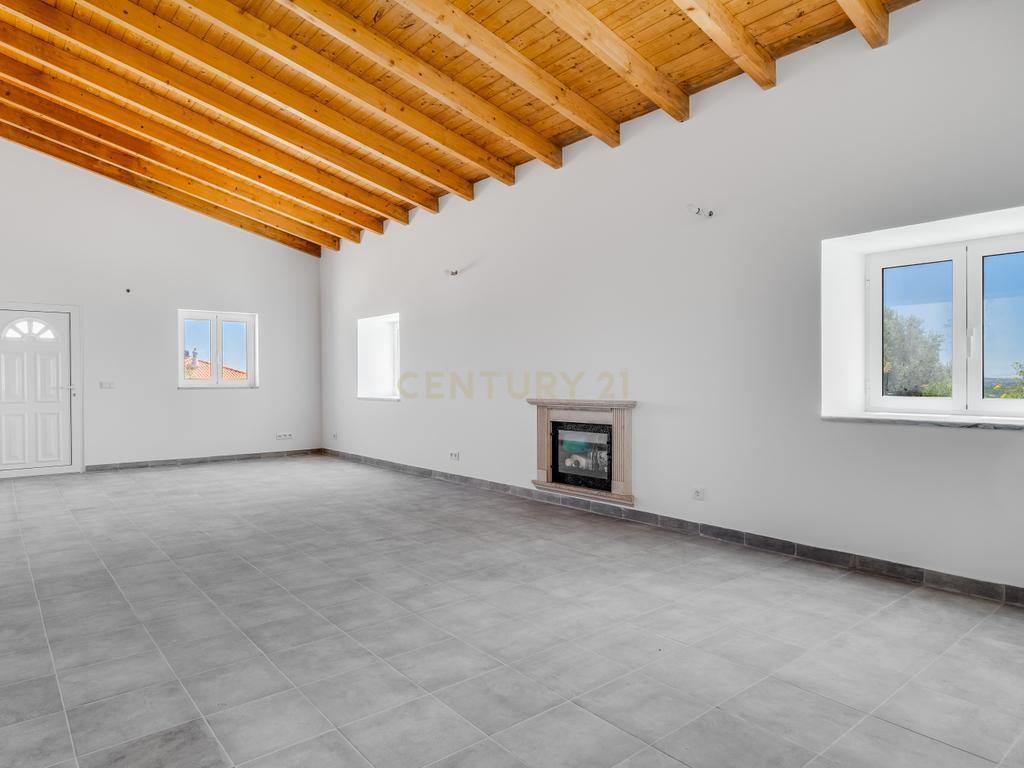 Personalize a Sua Casa – Moradia Terrea T2+2 em Fase de Acabamentos com 500m² de Terreno - Image 7