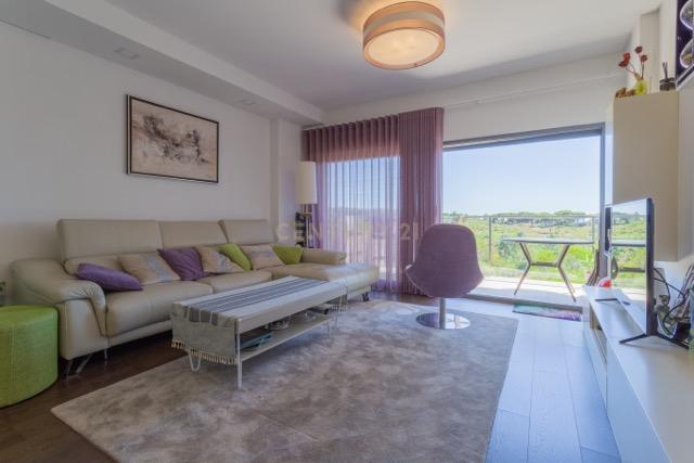 Luxuoso apartamento T3 duplex com Vista Panorâmica em Quinta de Santa Teresa, Charneca de caparica - Image 18