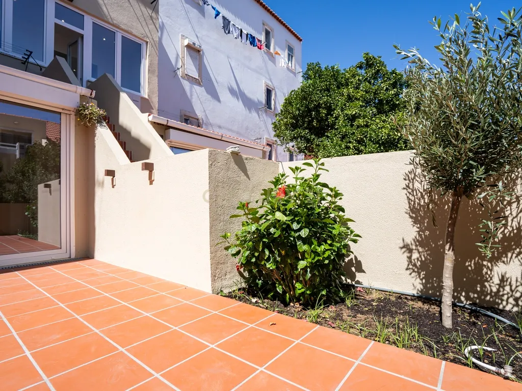 Apartamento T2 RC, Rua do Mato Grosso, Santa Engrácia, São Vicente - Image 34