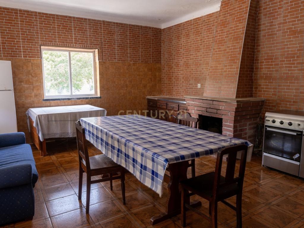 Moradia T3 com 1 hectare de terreno na Graça, Pedrogão Grande - Image 5