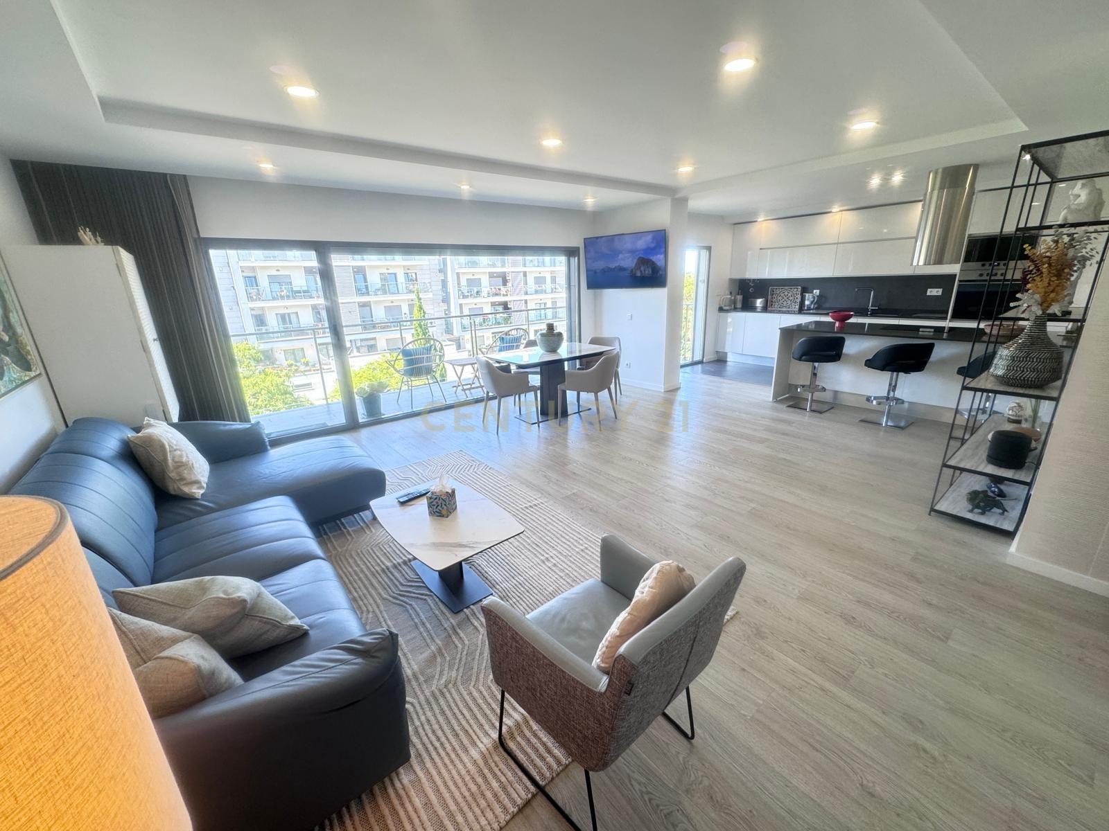 Penthouse de Luxo T3 com Suíte e Loft – Quinta de Santa Teresa, Charneca - Image 3