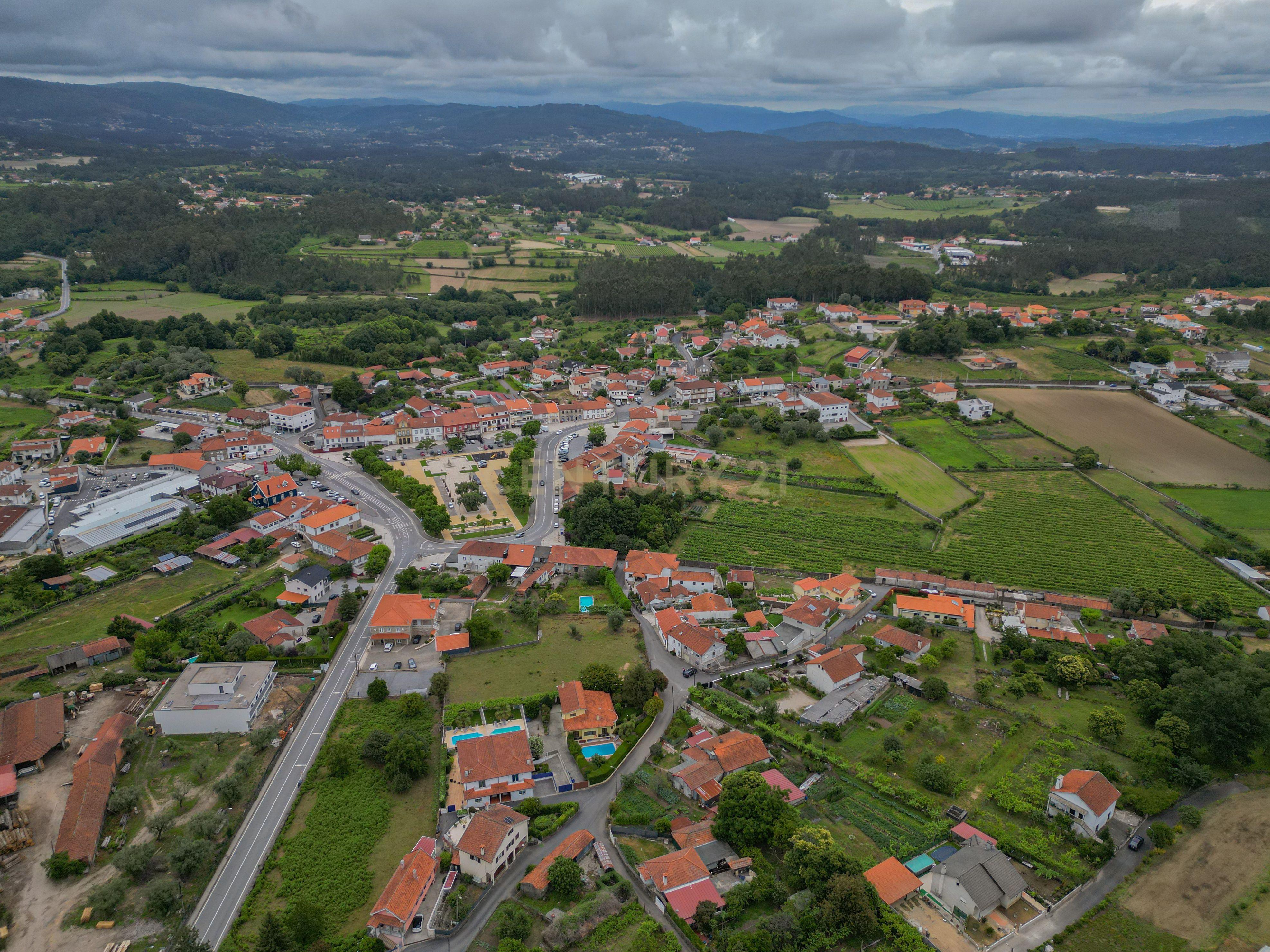 Fotografia 8 de Terreno  para construção em Freixo, Ponte de Lima