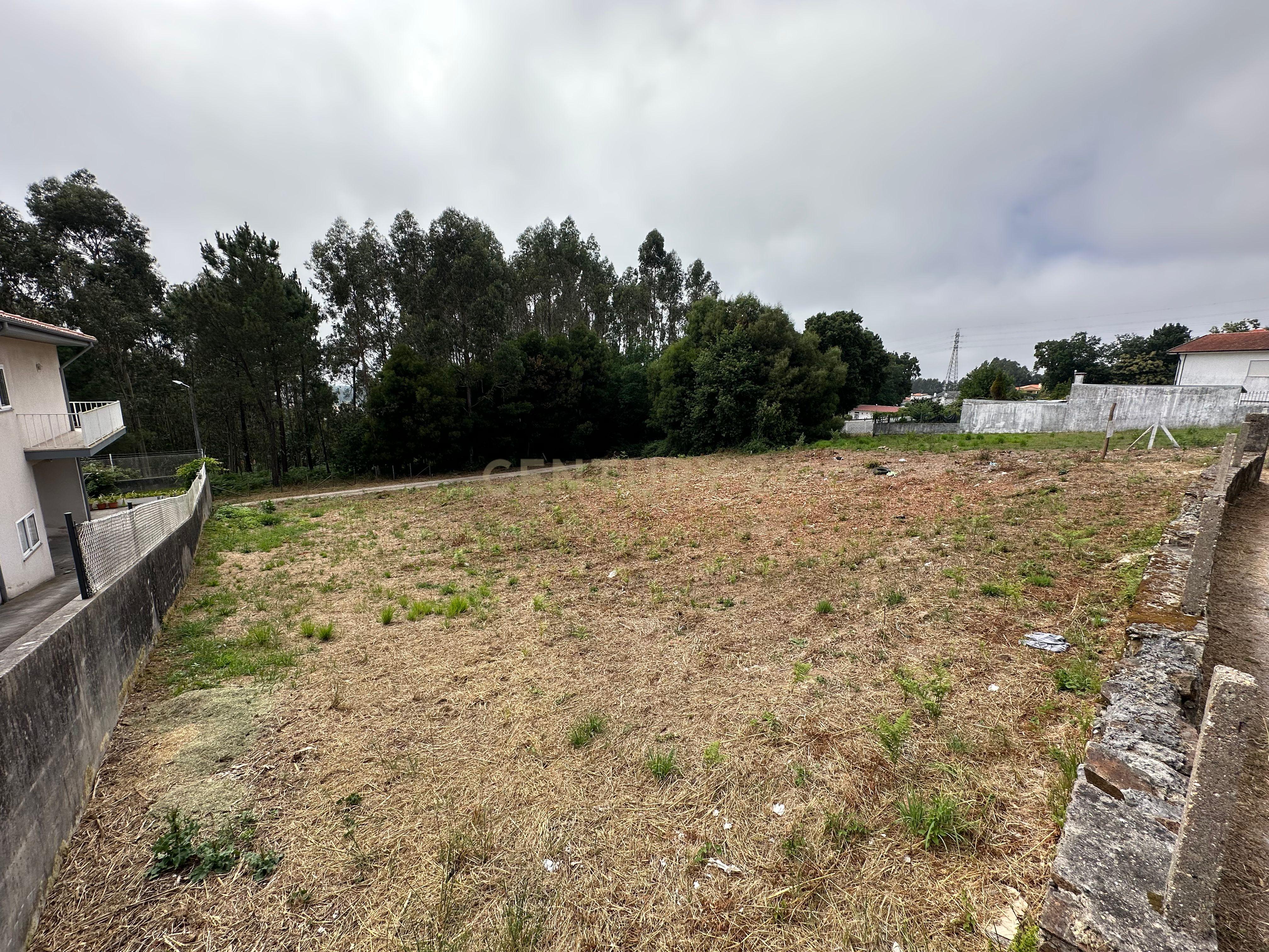 Fotografia 9 de Terreno para Construção de 3 Moradias Geminadas com Projeto Aprovado | Vista Mar
