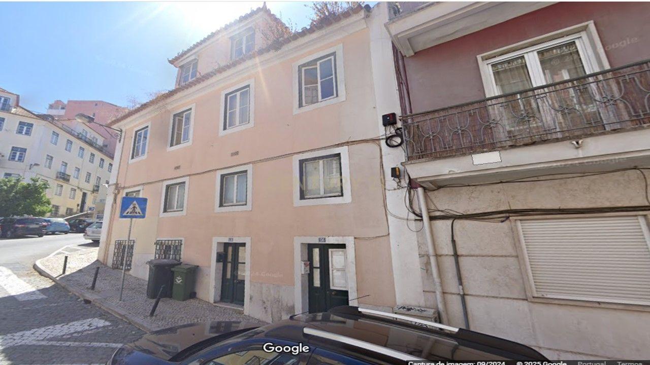 Prédio para recuperar na Rua da Alegria com projeto aprovado para 3 T3, 1 T2 e 3 lugares de garagem. - Image 4