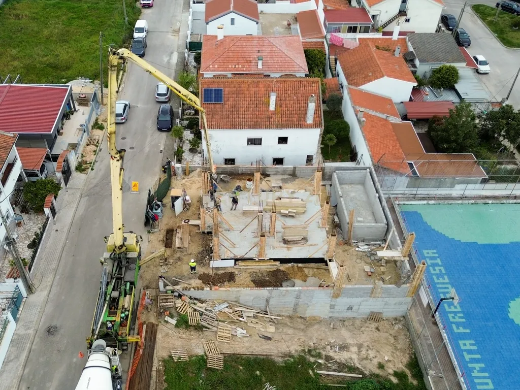 Moradia Nova em Construção – Fernão Ferro - Image 34
