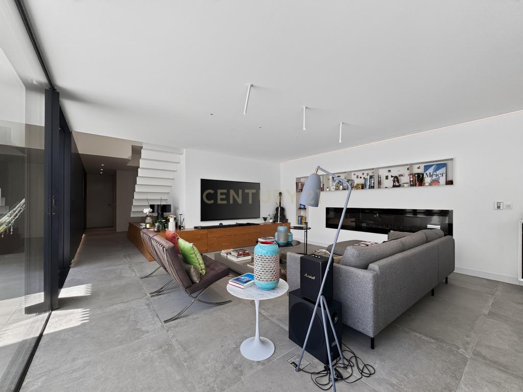 Moradia T3 de Excelência na Aroeira – Conforto, Elegância e Qualidade de Construção - Image 40