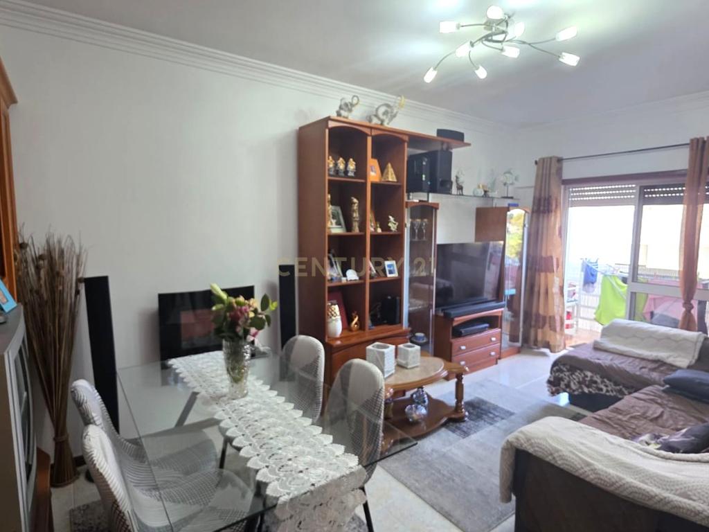 Apartamento T3 na Amora com ótimas áreas ( Novo periodo para visitas próxima 5 feira, de tarde,  dia 5 Junho 2025 - Image 5