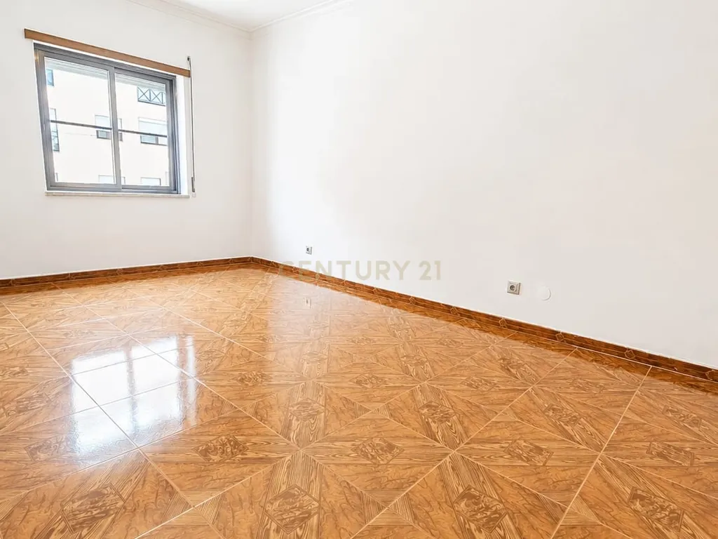Apartamento T2 em Quinta do Conde, a 5 min Estação comboio da Fertagus - Image 8