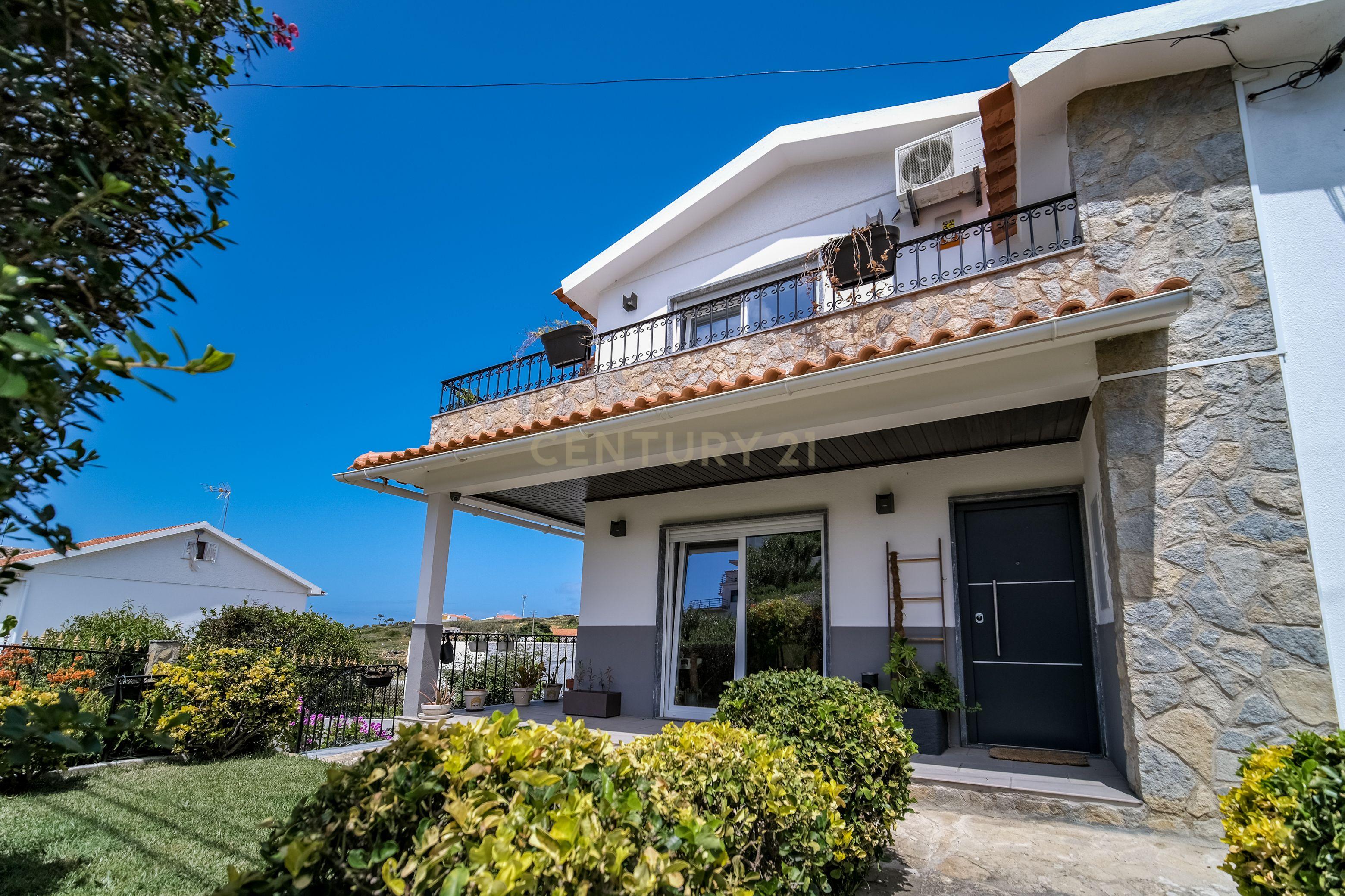 Moradia T5 totalmente renovada, com piscina, 15 minutos a pé da Praia de S. Julião, na Carvoeira, Ericeira, Mafra - Image 2