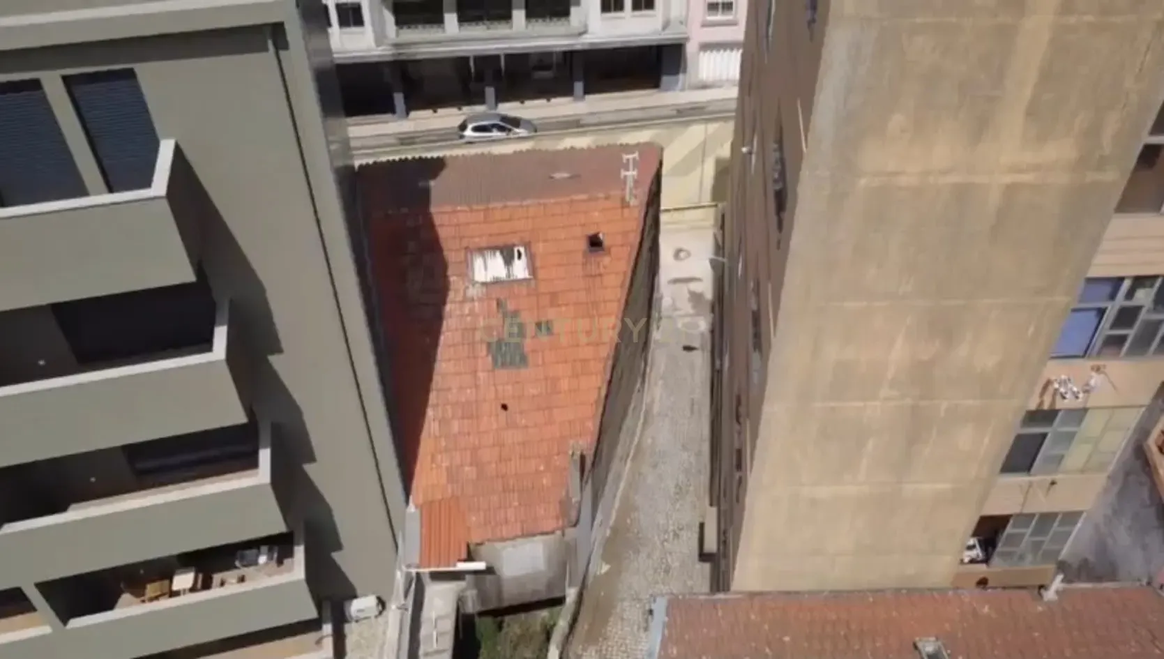 Fotografia 3 de Prédio para reconstrução em Faria Guimarães