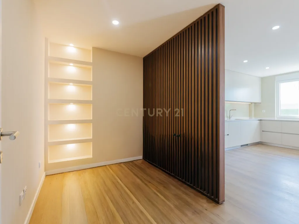 Apartamento T3 moderno e espaçoso no coração do Pinhal Novo - Image 2