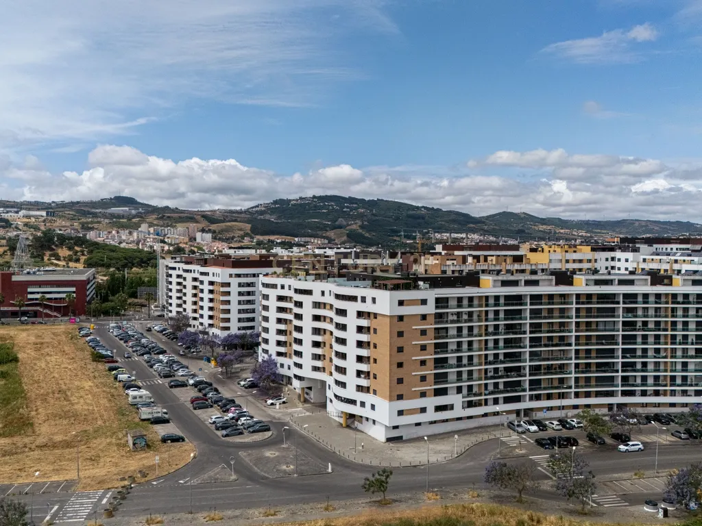 Duplex T4 nova construção com 2 terraços e Box (Infantado/Loures) - Image 41