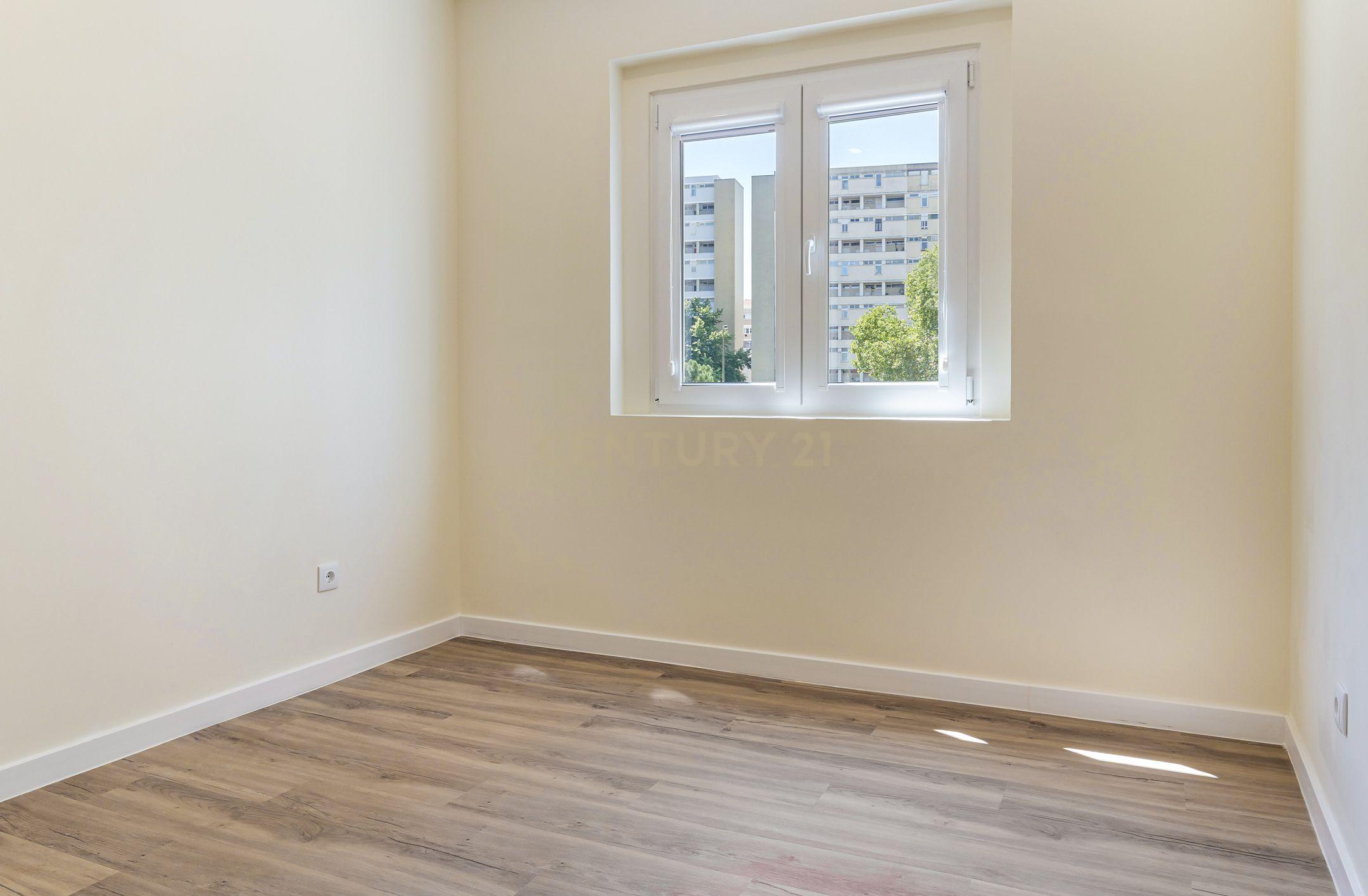 Fotografia 7 de Apartamento T4 integralmente renovado em Alvalade, Lisboa. Em Venda!