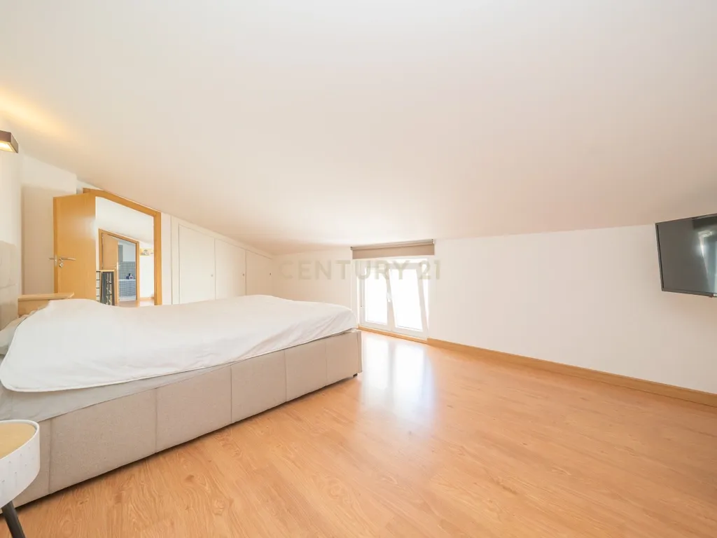 Excelente Apartamento T3 Duplex c/ Garagem, na Galiza, Estoril, Cascais - Image 19