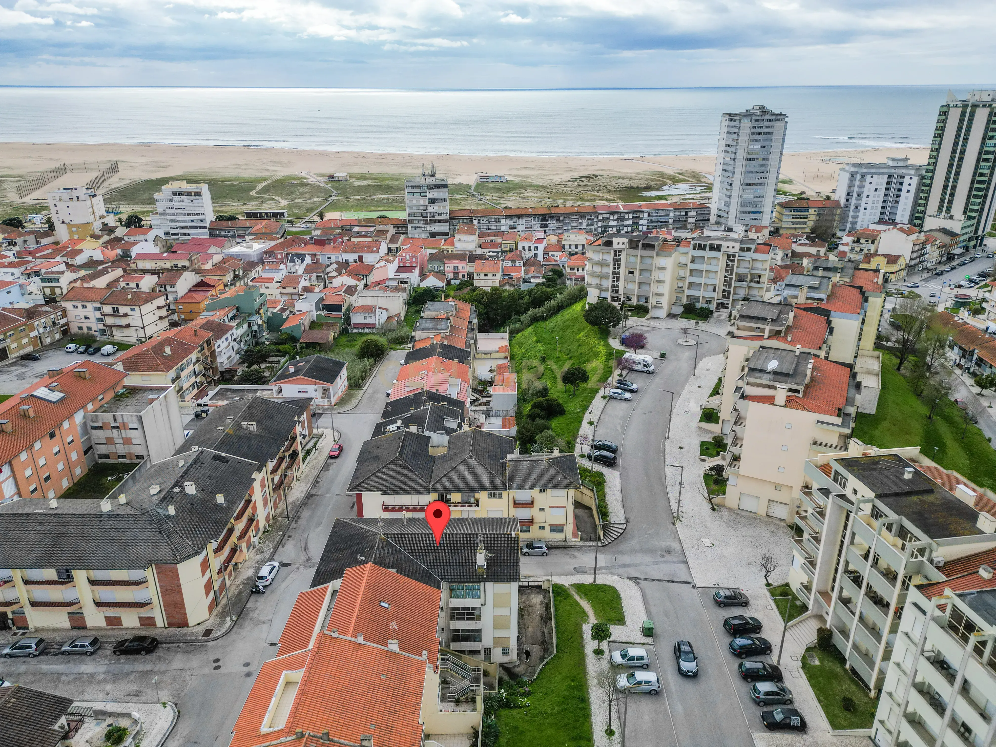 Fotografia 3 de Garagem com 98,5 m² em Buarcos – Espaço Independente e Privativo