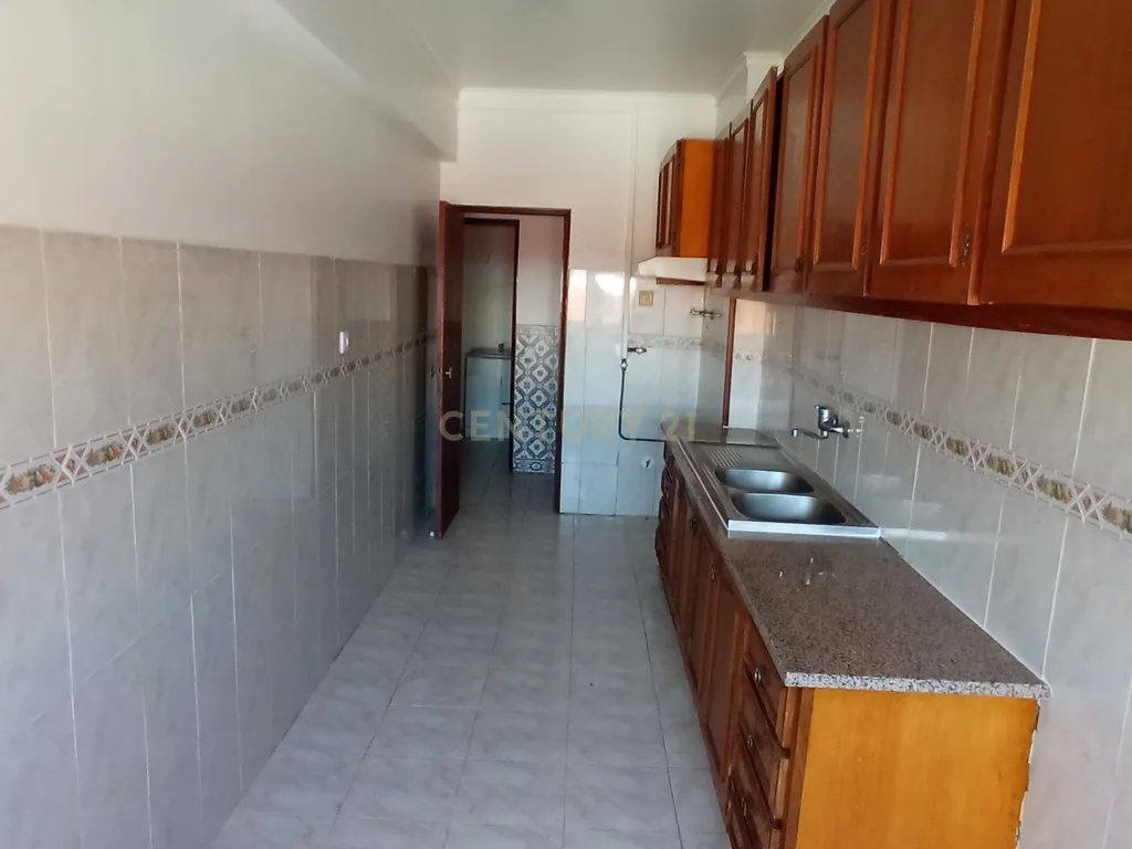 Apartamento t2, em São Sebastião, Setubal - Image 1
