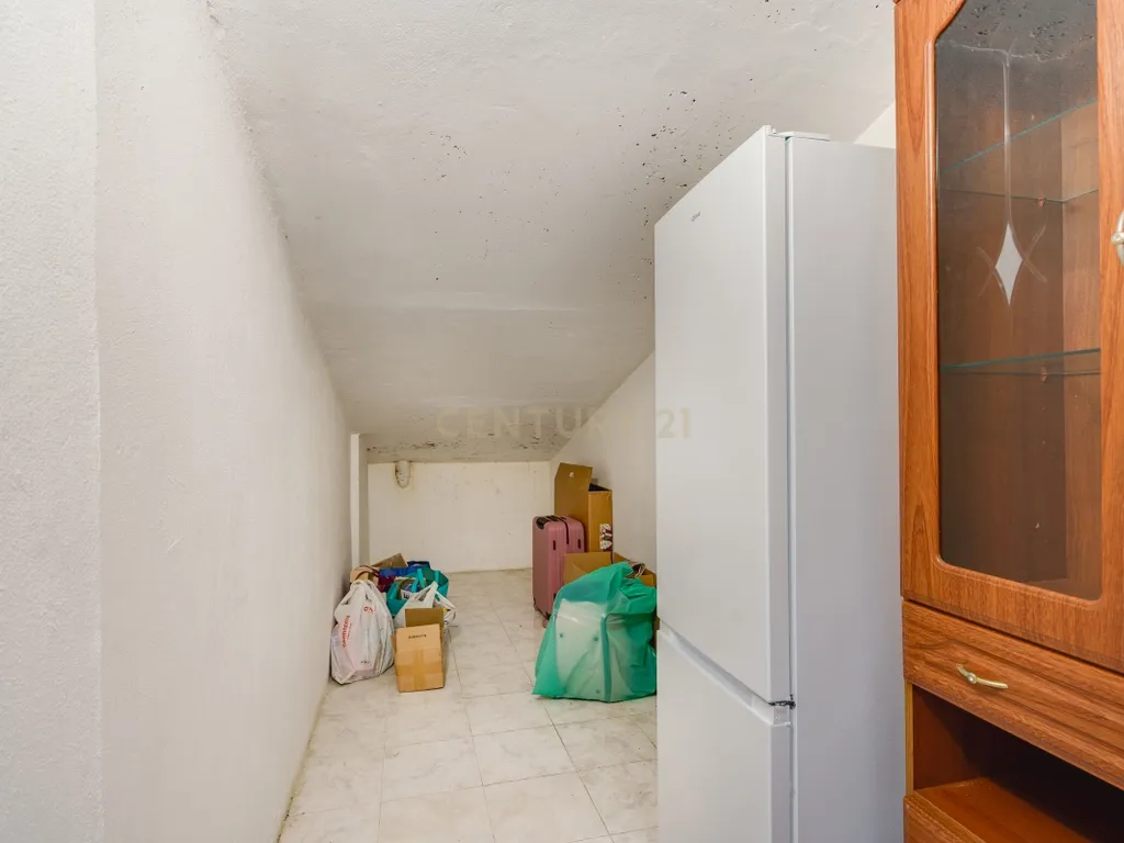 Apartamento Renovado com Vista em Alenquer, Lisboa - Image 16