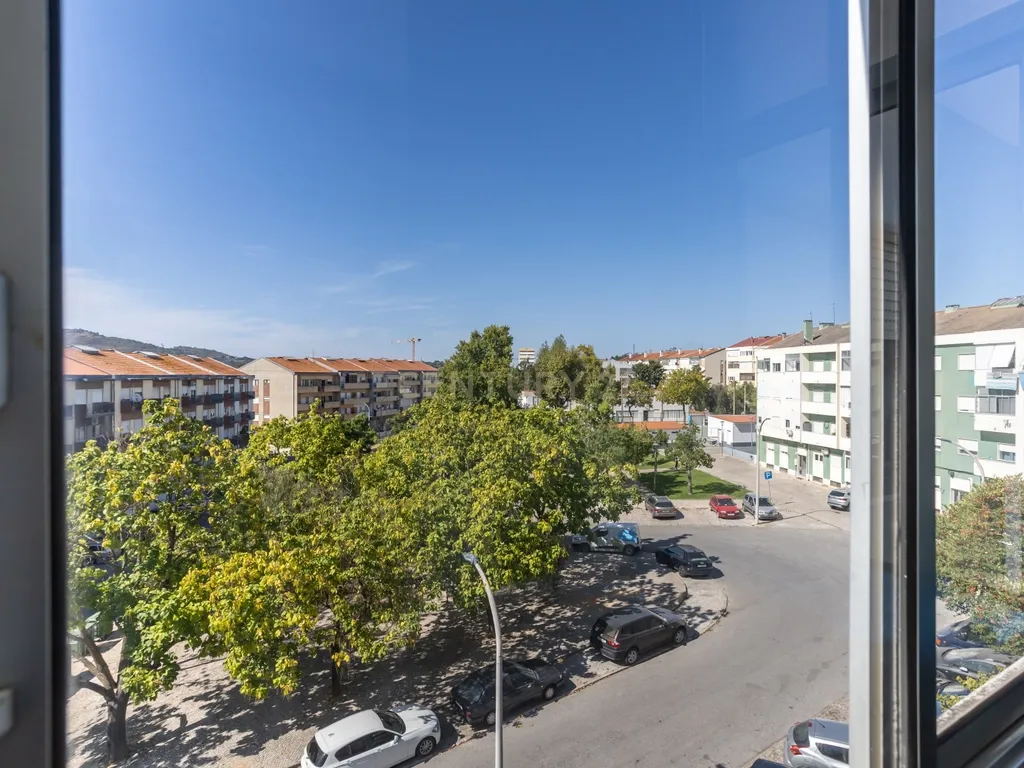 Magnífico T4 no Bairro de São Gabriel com 3 Varandas e Vista Panorâmica – Setúbal - Image 46
