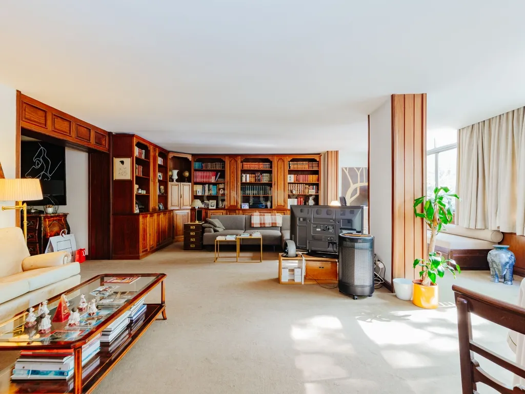 Apartamento T6 em Benfica – 210 m² junto ao Colombo - Image 11