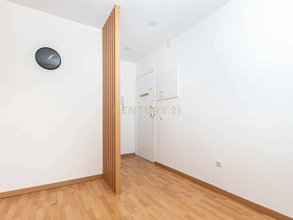 Apartamento T1 Renovado no Centro da Amadora - Image 8