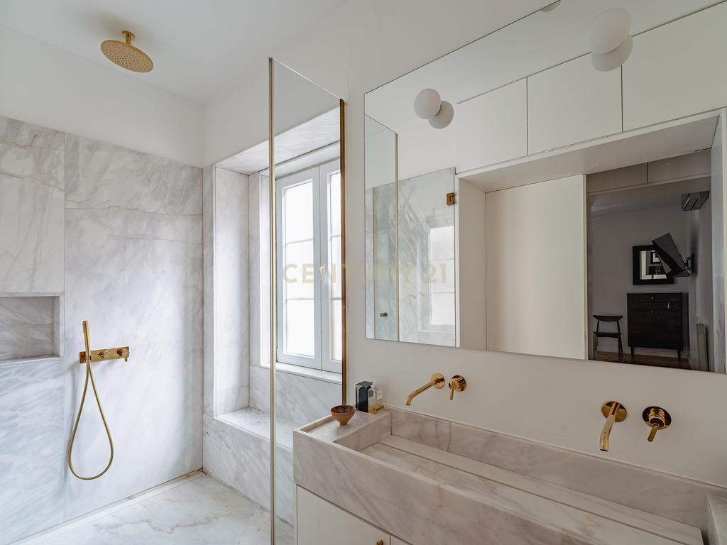 APARTAMENTO DE LUXO NA RUA DE SÃO BENTO — 188 m² | PRÍNCIPE REAL · ESTRELA - Image 32