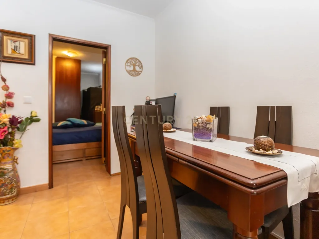 Apartamento T2 no centro de Sesimbra, a poucos passos da praia - Image 4