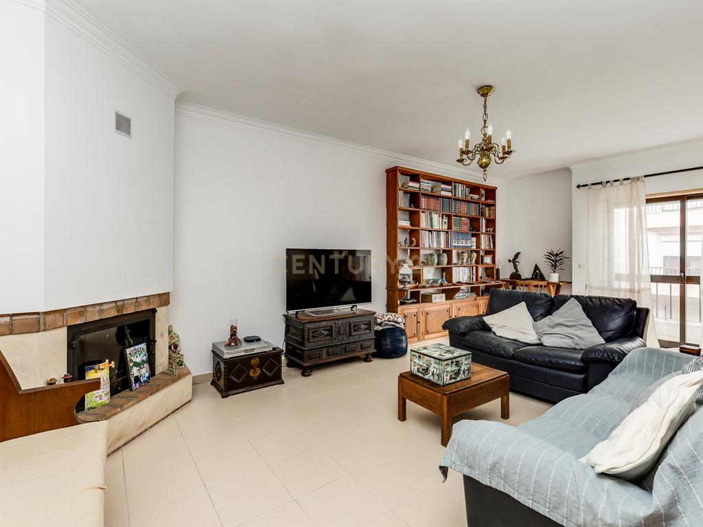 Apartamento T3 com vista deslumbrante para a Serra de Sintra – Algueirão | Cabeço da Fonte - Image 2