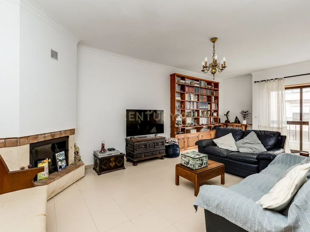 Apartamento T3 com vista deslumbrante para a Serra de Sintra – Algueirão | Cabeço da Fonte - Image 2