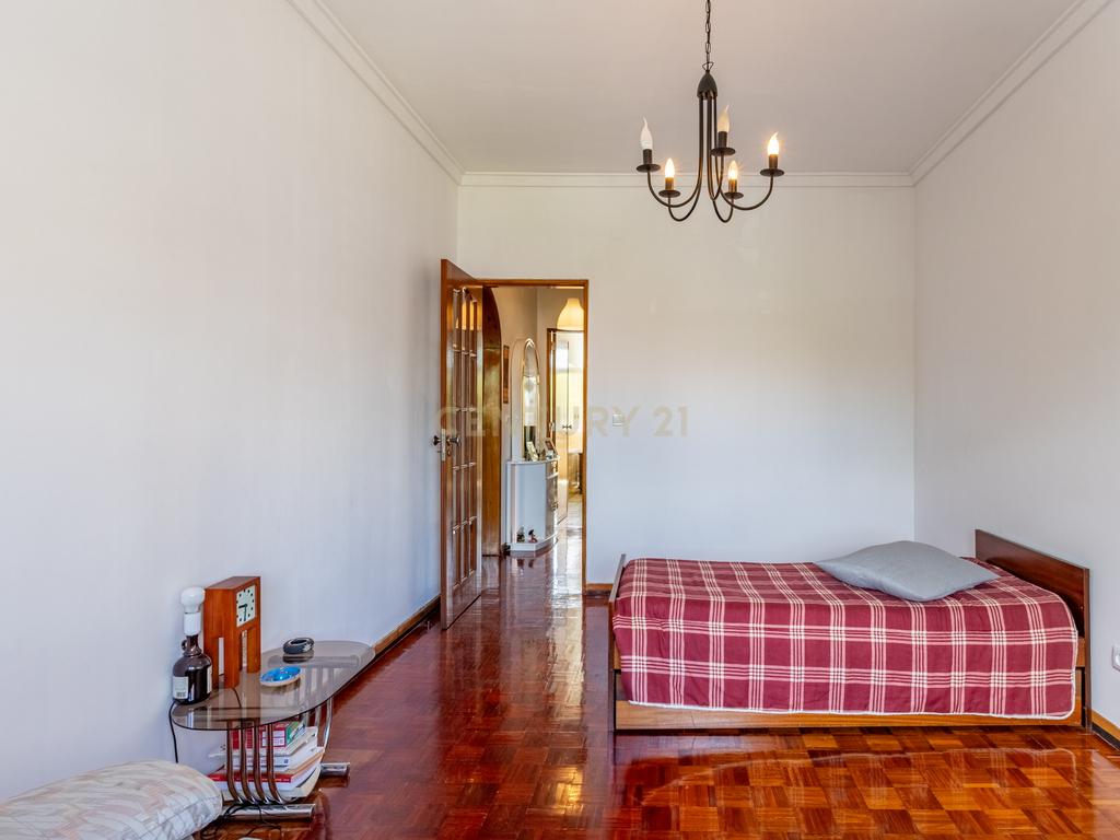 Apartamento T2 na Urbanização Codivel - Odivelas - Image 12