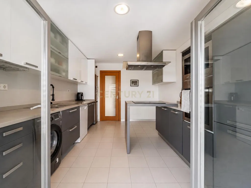 T3 Exclusivo com 161 m², Vista Mar e Potencial para Duplex | Quinta de Santa Teresa - Image 18